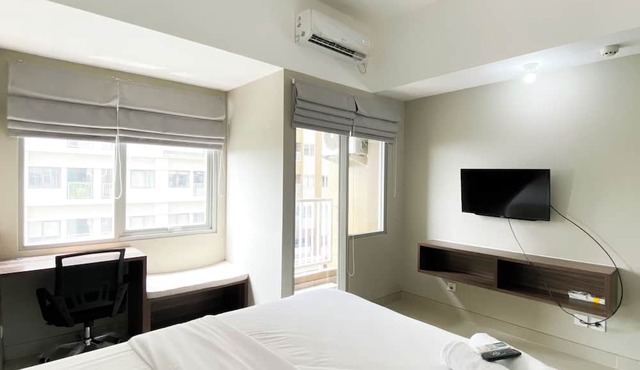 Simply Look Studio at LRT City Jatibening Apartment
