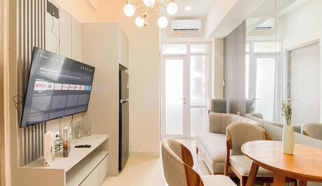 Cozy and Modern 2BR Apartment at Vasanta Innopark