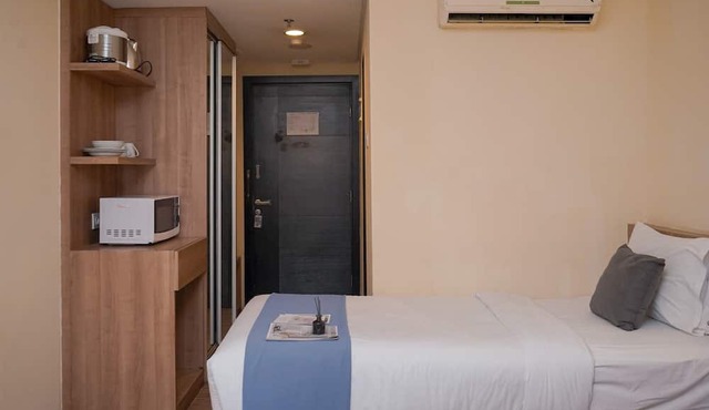 Comfy and Minimalist Studio (No Kitchen) Apartment Great Western