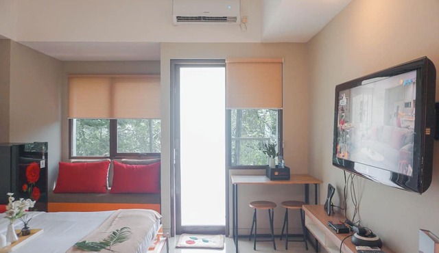Cozy Studio Apartment At LRT City Jatibening