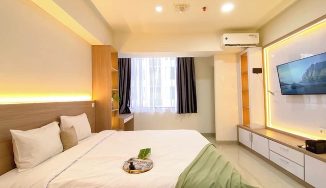 Comfy And Spacious Studio Apartment At One Narita Residence