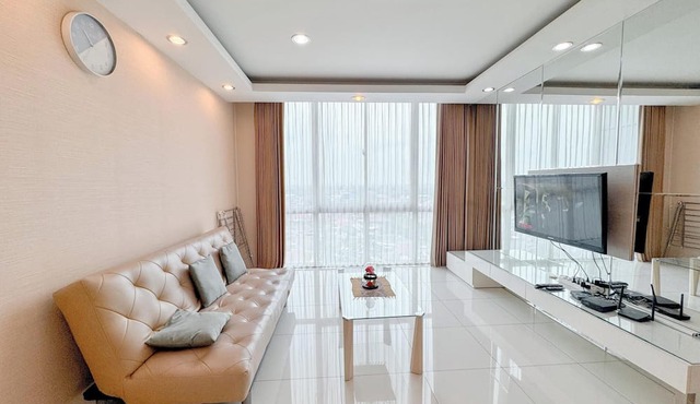 Restful And Simple 2Br At The Via And The Vue Apartment