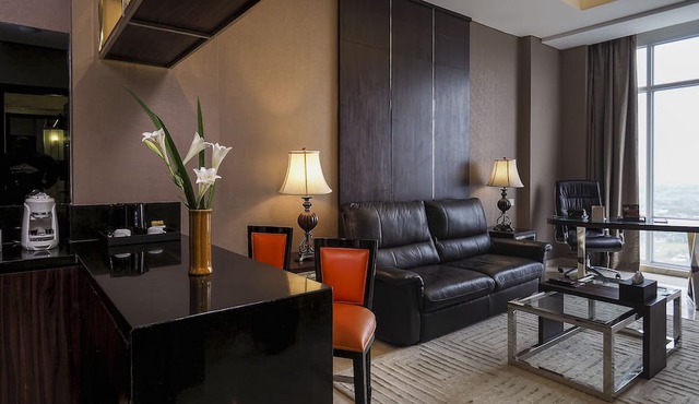 Grand Mercure Solo Baru in Grogol