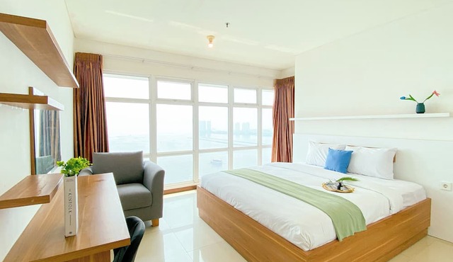 Best Homey And Spacious 3Br At Green Bay Condominium Apartment