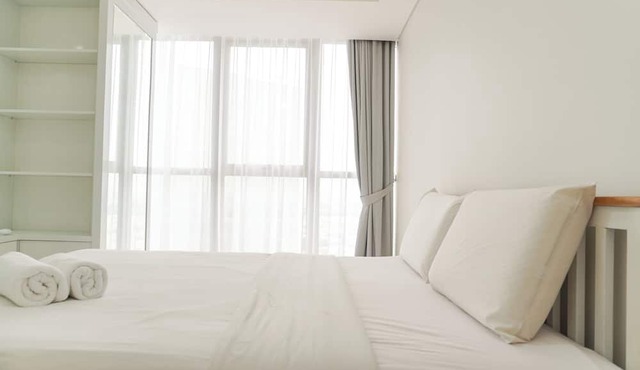 Serene And Best Location 2Br Gold Coast Apartment