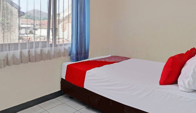 OYO Life 92685 Kost Arimbi in Bandung