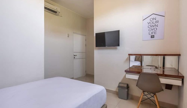 OYO Living 1877 Side Corner