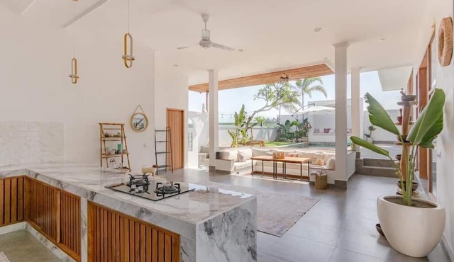 Cantik Maria Villa in Munggu