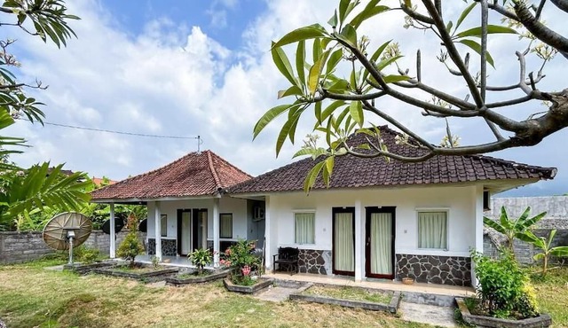 Cozzy HEPI Bungalo Lovina Singaraja Bali in Buleleng
