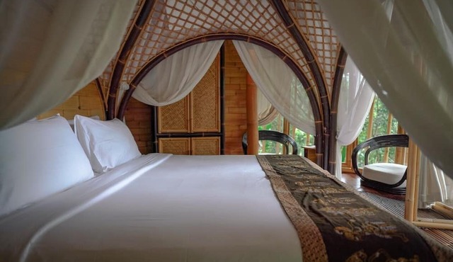 Asep Gumi Bamboo Villa Pesagi