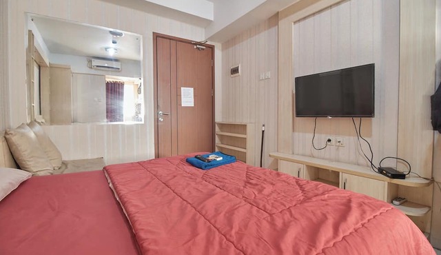 Apartment Green Lake View Ciputat by Celebrity Room