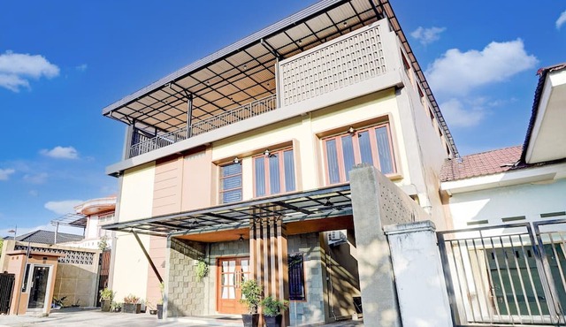 Cozy Double Escape W/ Free WiFi and Parking in Padang