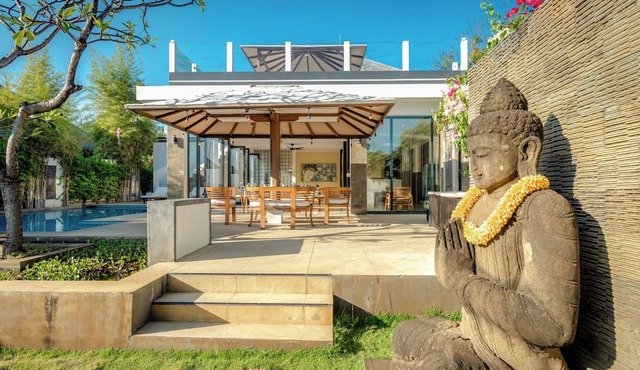 Luxury 13-Bedroom Retreat Estate with Panoramic Views in Seririt