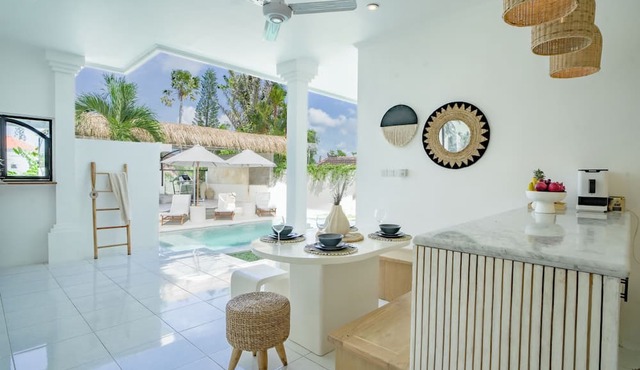 Villa Nair NEW stylish 3BR Canggu with large pool, projector & green field view in Bali