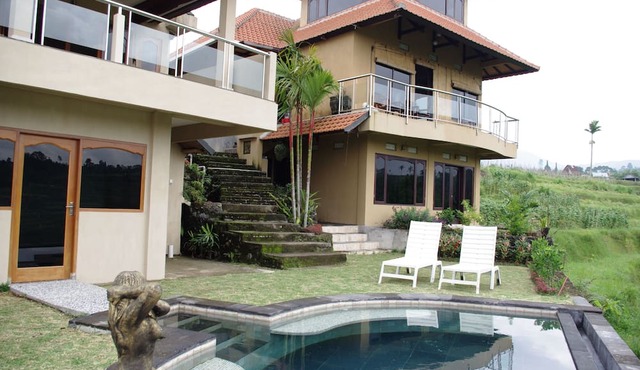 Shangrilah Villas