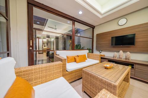 2BR villa w- private pool & workspace in Kerobokan