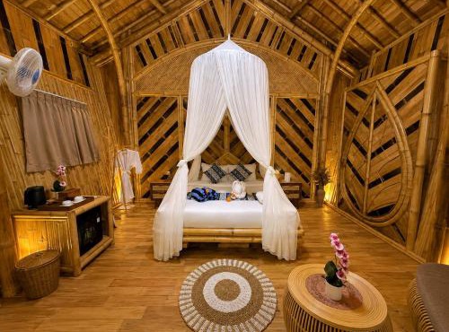 Hideaway Bamboo House in Selat