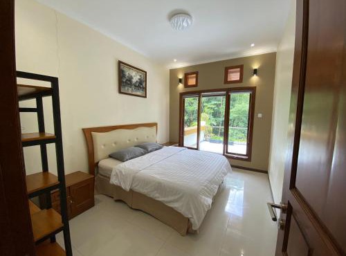 Villa New IMS