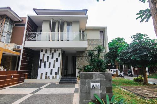 Devina Villa Permata Jingga Malang