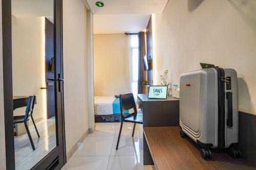 Sans Vibes Hotel Damai Yogyakarta in Yogyakarta