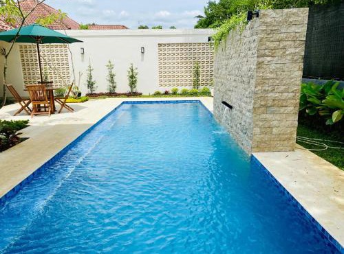 Villa Danis Rancamaya by REJA in Bogor