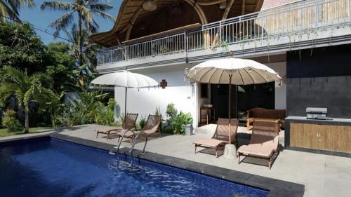 5BR Luxury Villa Near Beach in Sambirenteng in Gretek