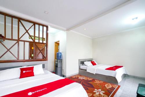 RedDoorz near Kawah Putih Ciwidey in Bandung
