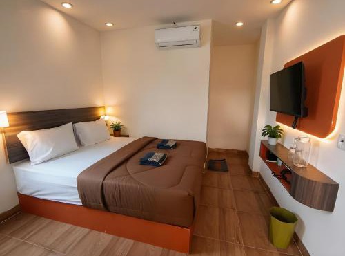 Aluna Hotel