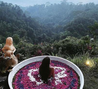 Bubble 7 - Cozy Bubble Retreat White Bath Ubud in Tampaksiring