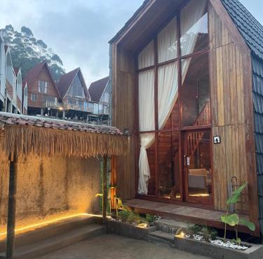 Cabin Hillside Dieng