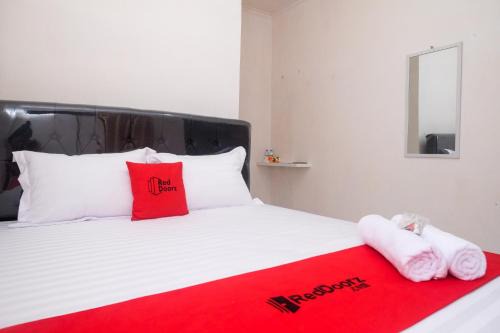 RedDoorz Syariah near Jogja Expo Center in Yogyakarta