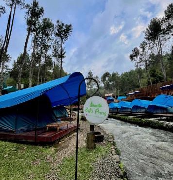 Batupineus Riverside in Palayangan