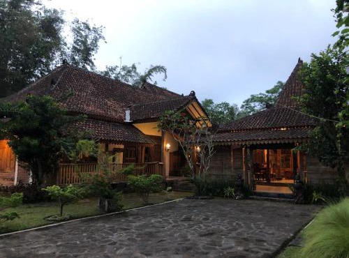 The Villas Joglo Trisaputran in Soprayan