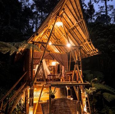 Alasari Hidden Bamboo Retreat in the Jungle in Seribatu