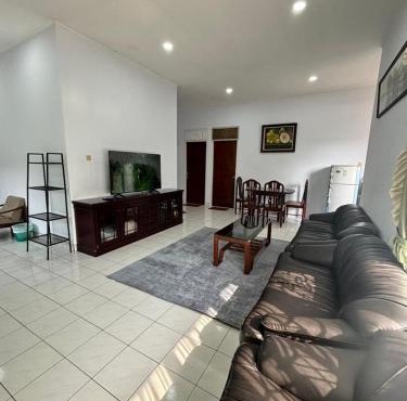 NEW 3BR Villa Golden Spring with Netflix 8 Guest! by Betah Banget in Pasakon 1
