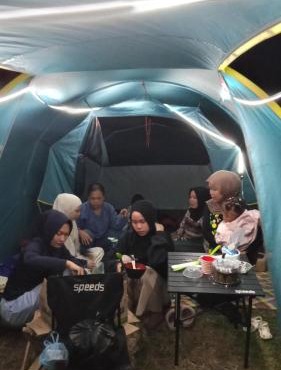 Tenda Premium Pantai Madasari in Bulakbenda