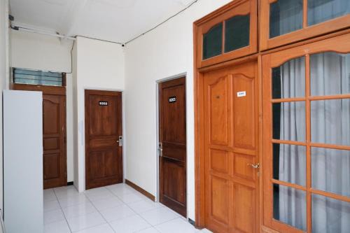 RedDoorz near RSUD Tidar Magelang in Magelang