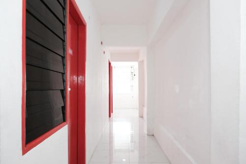 RedDoorz near RSUD dr Soewandhie 2 in Surabaya