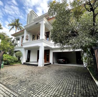 Large Garden Oasis Home in Kemang in Jakarta