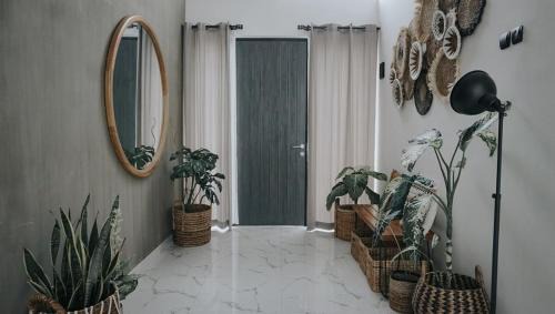 Omahe Malang Boho Urban Jungle Private House in Ngadipuro