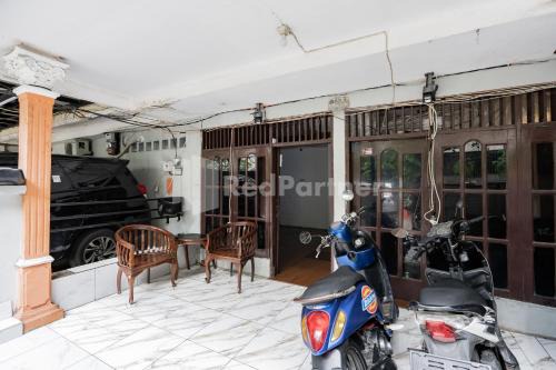 Danysa Guest House Jakarta RedPartner in Jakarta