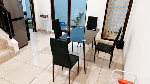 Lee Simple House - Summarecon Bandung