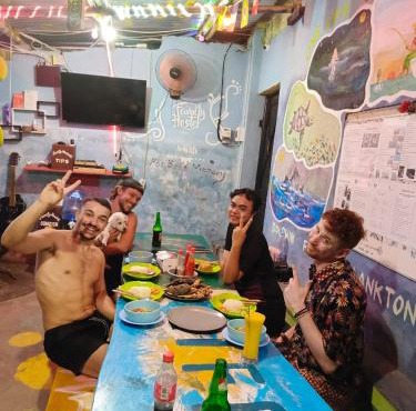 Family Hostel Lovina in Banjar