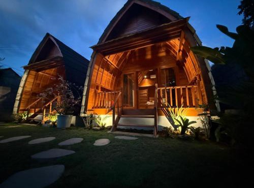 Qchen Cuan Cabin Amed in Amed