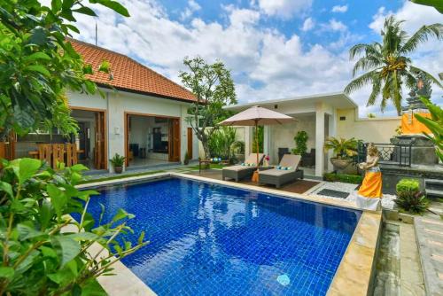 Banyu Riris Villa Lovina Private Villa in Banjar