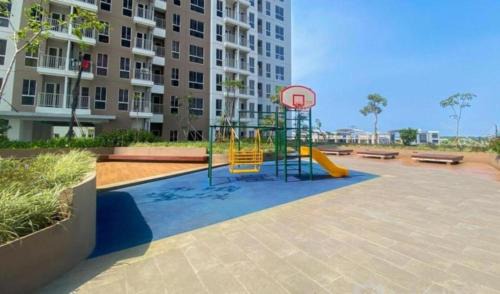 Stylish 2BR Near Food - Shops-Fast WiFi-Late Checkin in Gedong