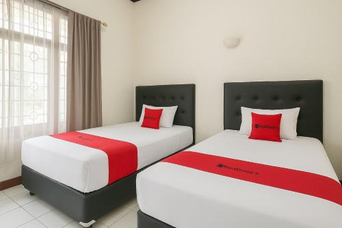 RedDoorz Syariah at Flamboyan Indah Kuningan in Sangkanurip