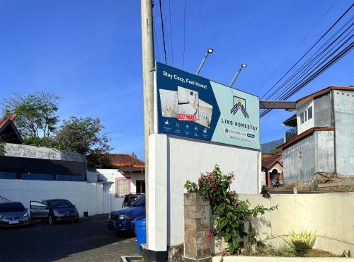 Urbanview Hotel Ling near Jawa Timur Park 2 in Tlekung