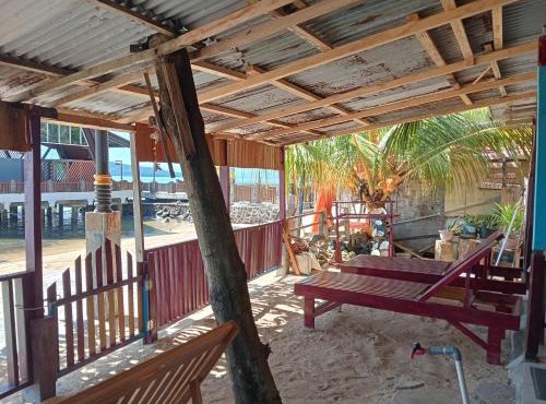 MAMALIS HOMESTAY in Manado
