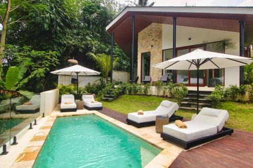 Four Bedroom Luxury Villa Laya in Ubud